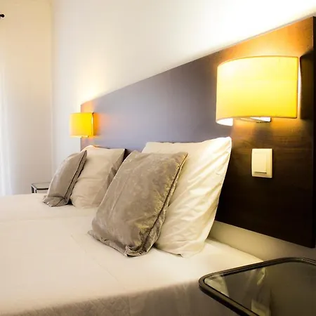 Stylish And Spacious @ Center 公寓