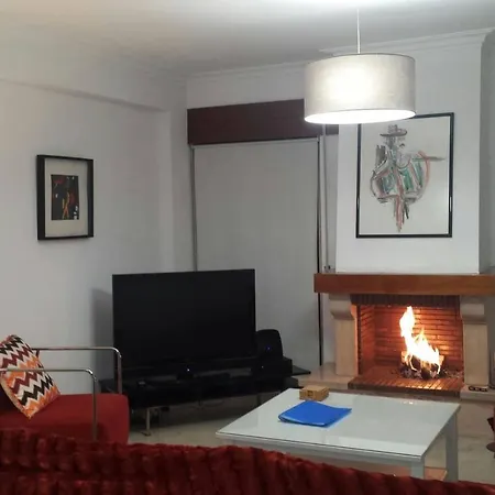 Stylish And Spacious @ Center *